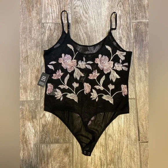 Nwt Express bodysuit - Picture 3 of 3